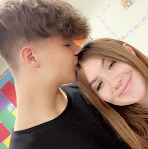 Meet your Posher, Chloe